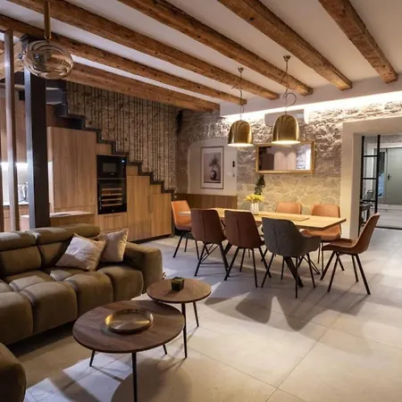 וילה Heritage Francheza-elegant Stone Near The Beach, Pasman Island , Ugrinic