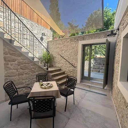 Heritage Francheza-elegant Stone Near The Beach, Pasman Island , Ugrinic * Ugrinici