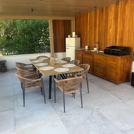 Heritage Francheza-elegant Stone Near The Beach, Pasman Island , Ugrinic *