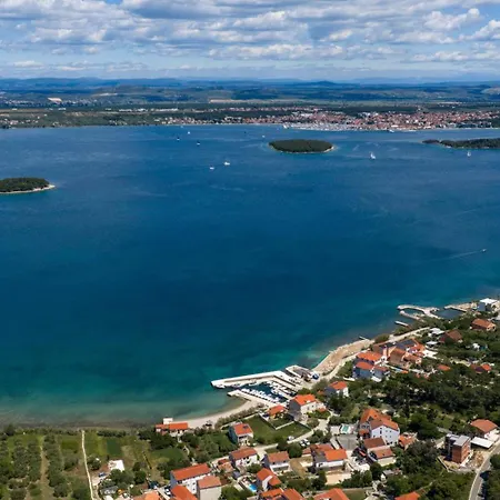 Villa Heritage Francheza-elegant Stone Near The Beach, Pasman Island , Ugrinic Ugrinici