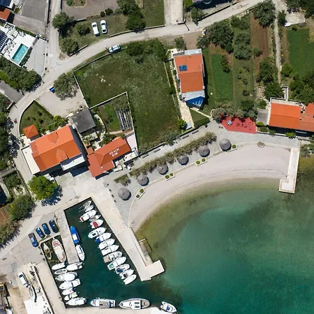 Villa Heritage Francheza-elegant Stone Near The Beach, Pasman Island , Ugrinic Ugrinici