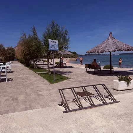 Heritage Francheza-elegant Stone Near The Beach, Pasman Island , Ugrinic * Ugrinici