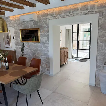 Heritage Francheza-elegant Stone Near The Beach, Pasman Island , Ugrinic Ugrinici