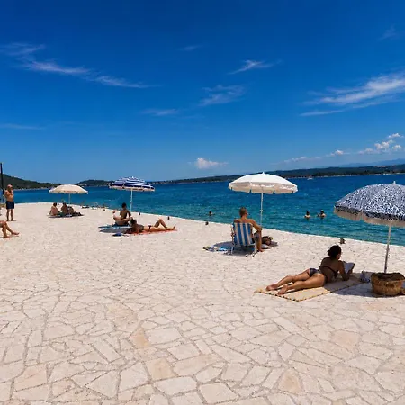 Heritage Francheza-elegant Stone Near The Beach, Pasman Island , Ugrinic * Ugrinici