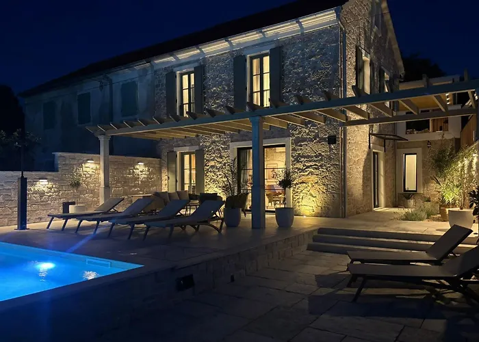 Vila Heritage Francheza-elegant Stone Near The Beach, Pasman Island , Ugrinic *