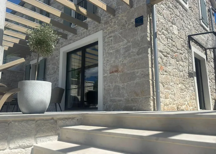 Villa Heritage Francheza-elegant Stone Near The Beach, Pasman Island , Ugrinic Ugrinici